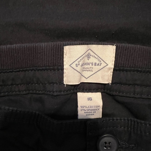 St John's Bay Black Shorts Sz 16 - Picture 3 of 3